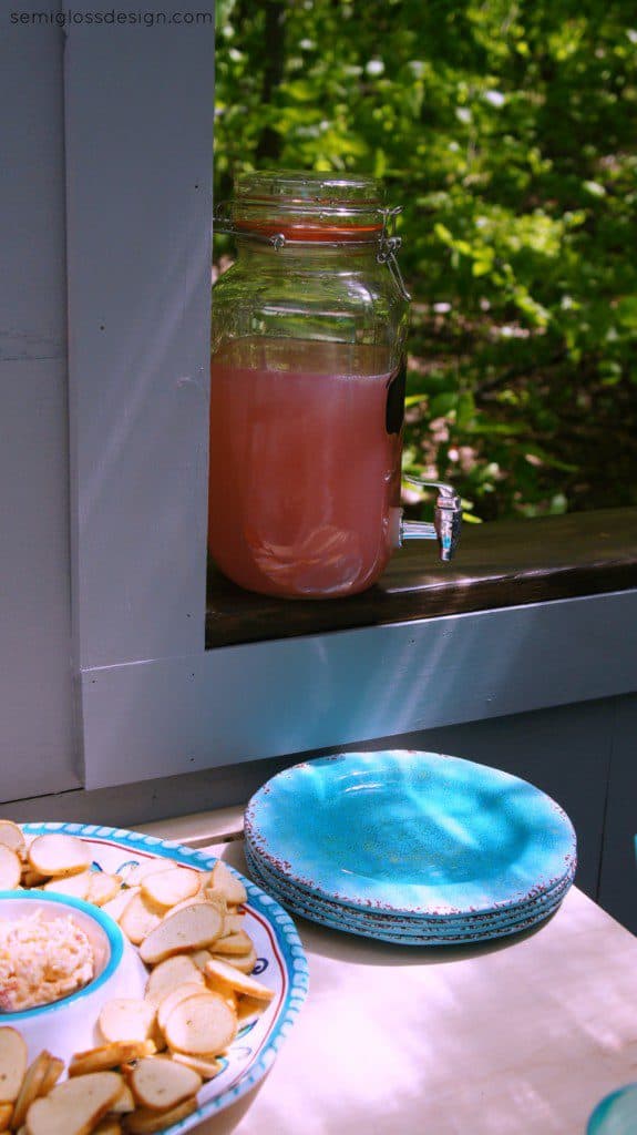 Treehouse picnic