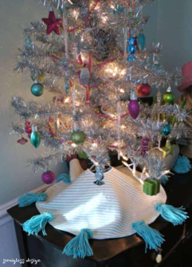 DIY Christmas Tree Skirt Tutorial