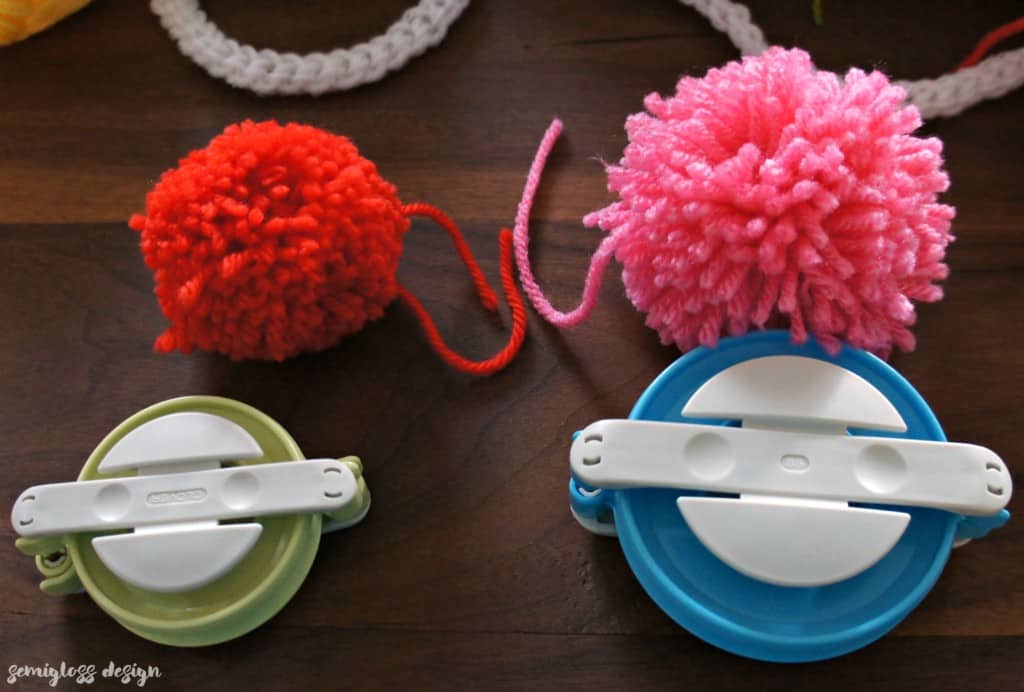 pom pom maker sizes