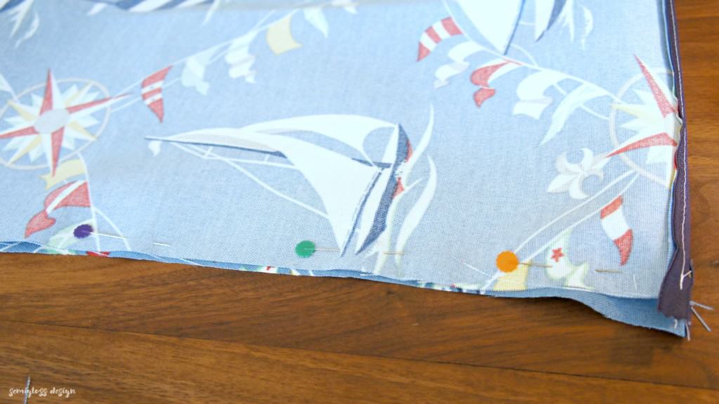 How to sew a zipper in a pillow. It's much easier than you think! Stop being afraid of zippers with this simple tutorial. 