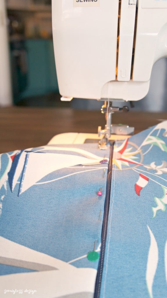 How to sew a zipper in a pillow. It's much easier than you think! Stop being afraid of zippers with this simple tutorial. 