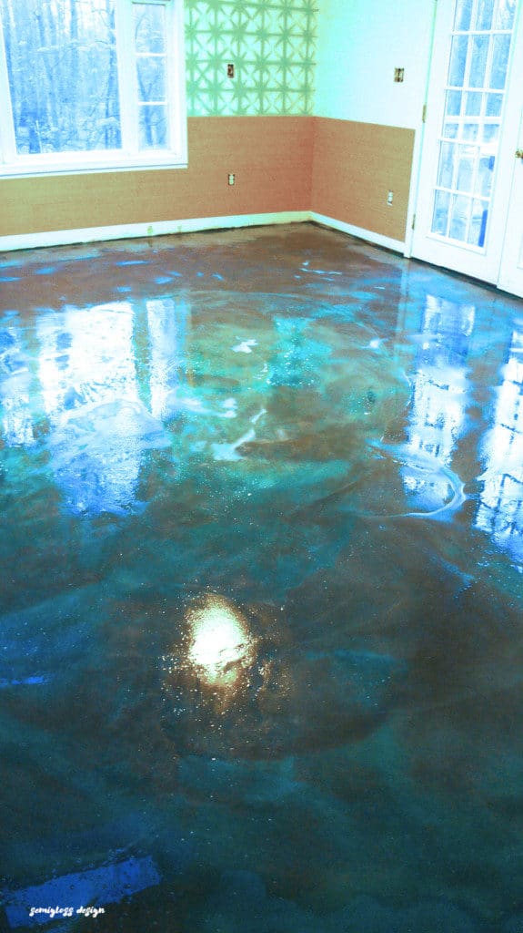 Aqua concrete stain while wet