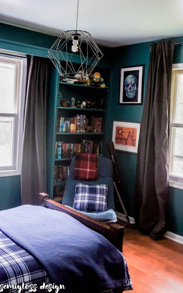 teen boy room | small boy room | boy room on a budget | cool teen boy room | green teen boy room