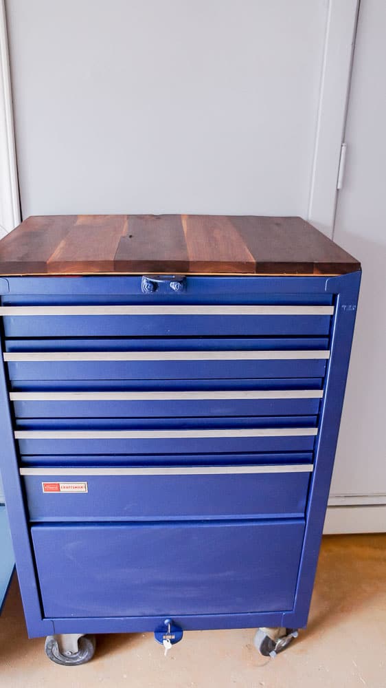 tool box makeover with spray paint and walnut top