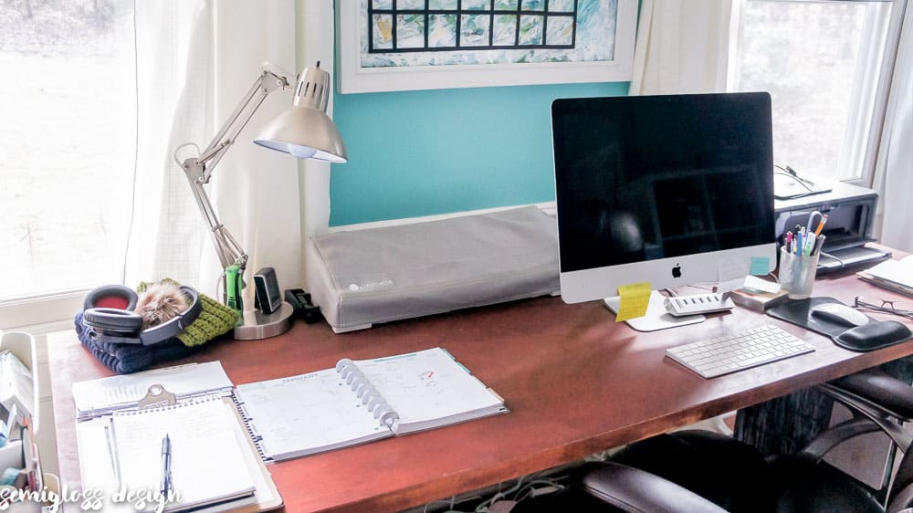 Check out this budget friendly office makeover. #officedecor 