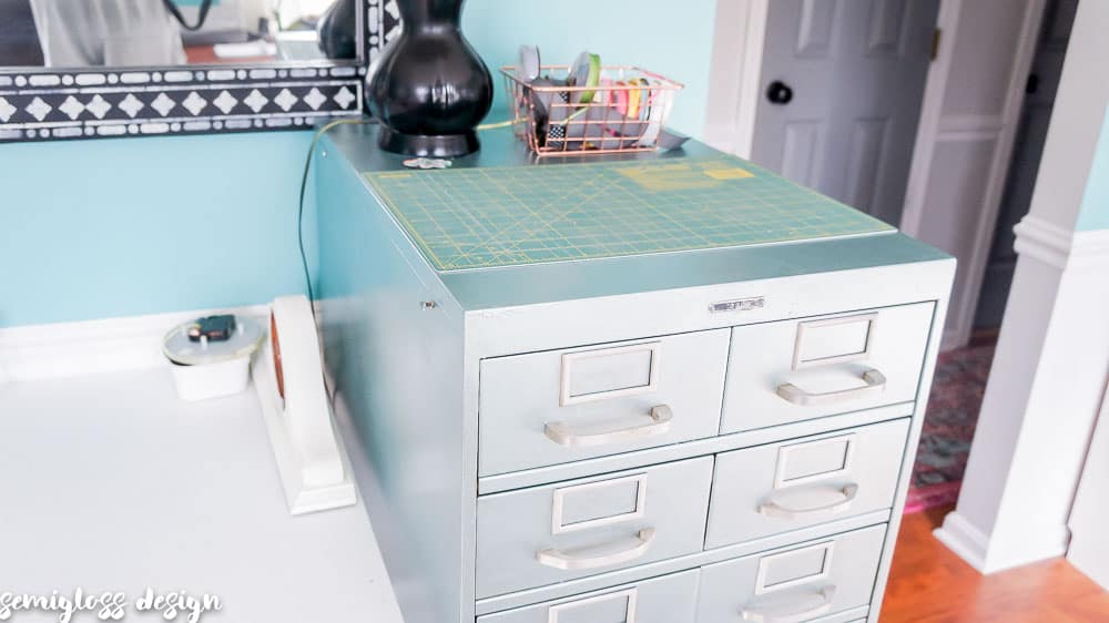 Check out this budget friendly office makeover. #officedecor 