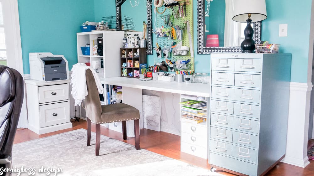 Check out this budget friendly office makeover. #officedecor 