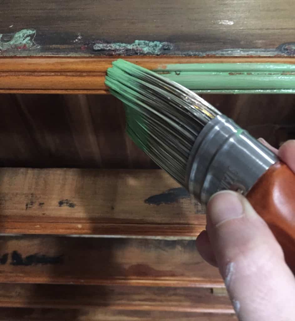 This dresser makeover features Country Chic Paint in Rustic Green. #paintedfurniture #countrychicpaint 