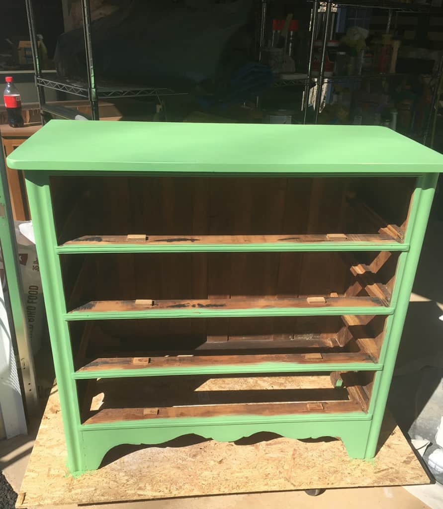 This dresser makeover features Country Chic Paint in Rustic Green. #paintedfurniture #countrychicpaint 