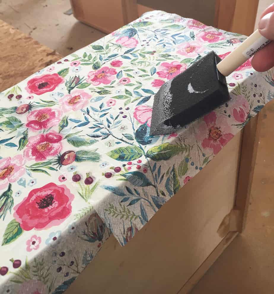 How to Decoupage Furniture with Floral Napkins - Semigloss Design