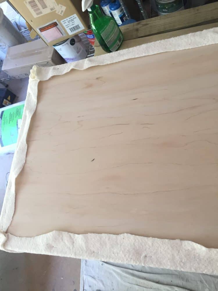 Learn how to make an easy DIY bench. Ever wish you had extra seating? This versatile DIY bench is the perfect solution for adding extra seating for guests!