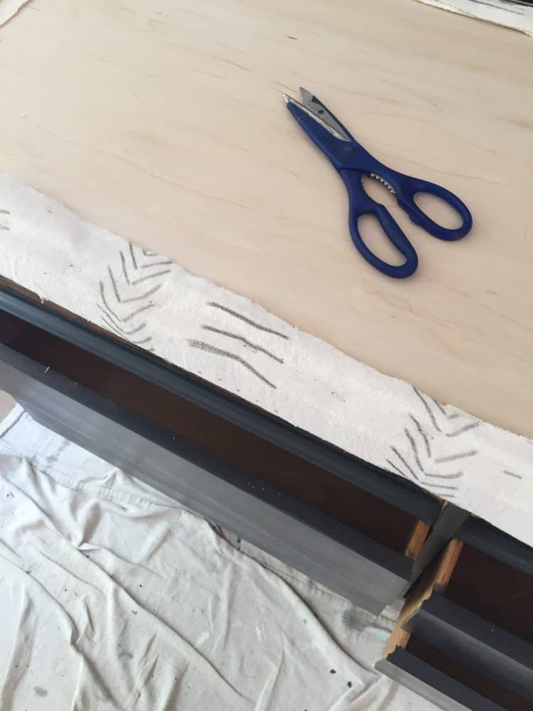 Learn how to make an easy DIY bench. Ever wish you had extra seating? This versatile DIY bench is the perfect solution for adding extra seating for guests!