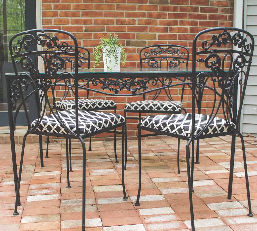 painted patio furniture