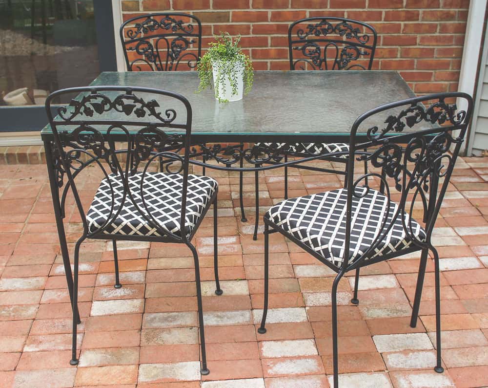 Cast shop iron couch