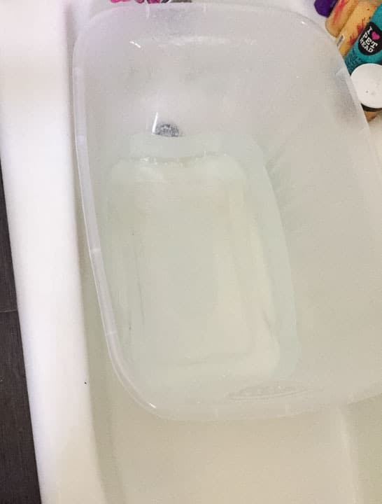 fill tub with water