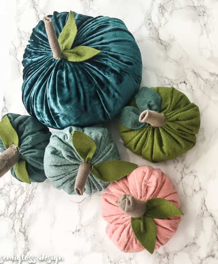 make your own felt pumpkins