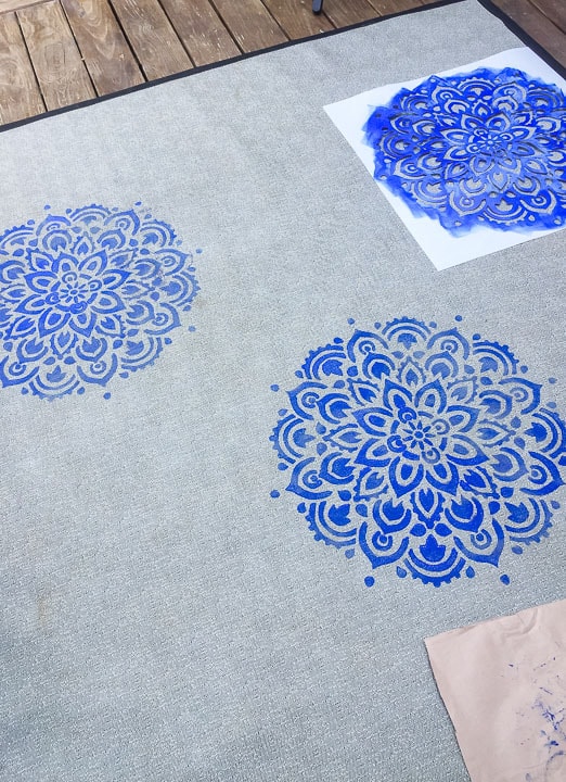 layout of rug stencil