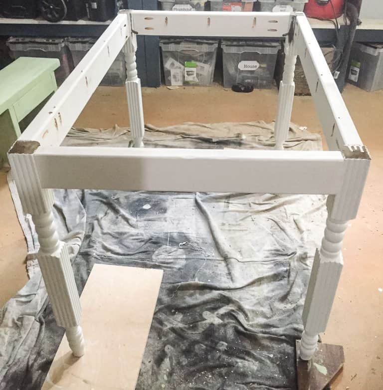 Learn How to Make an Easy to Build DIY Kitchen Table