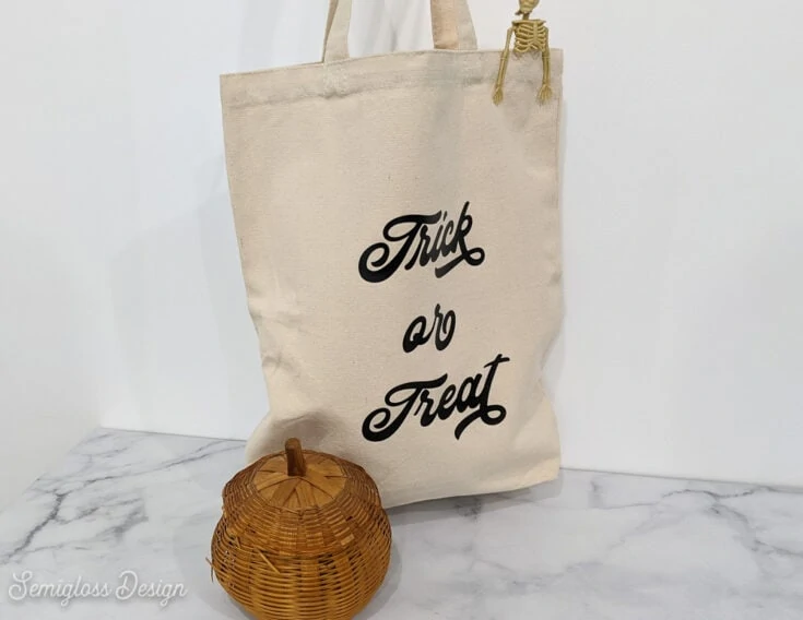 Bag with retro font that says Trick or Treat