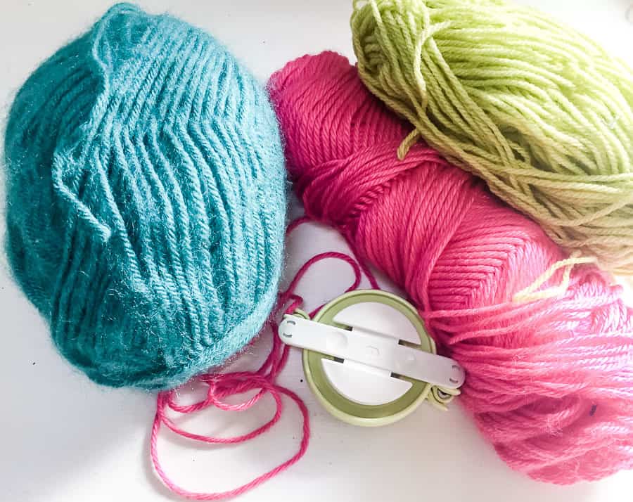 yarn and pom pom maker