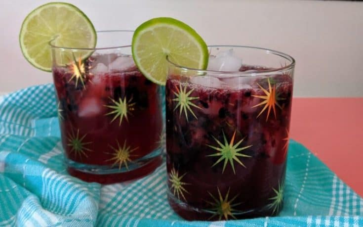 blackberry mojitos in starburst glasses