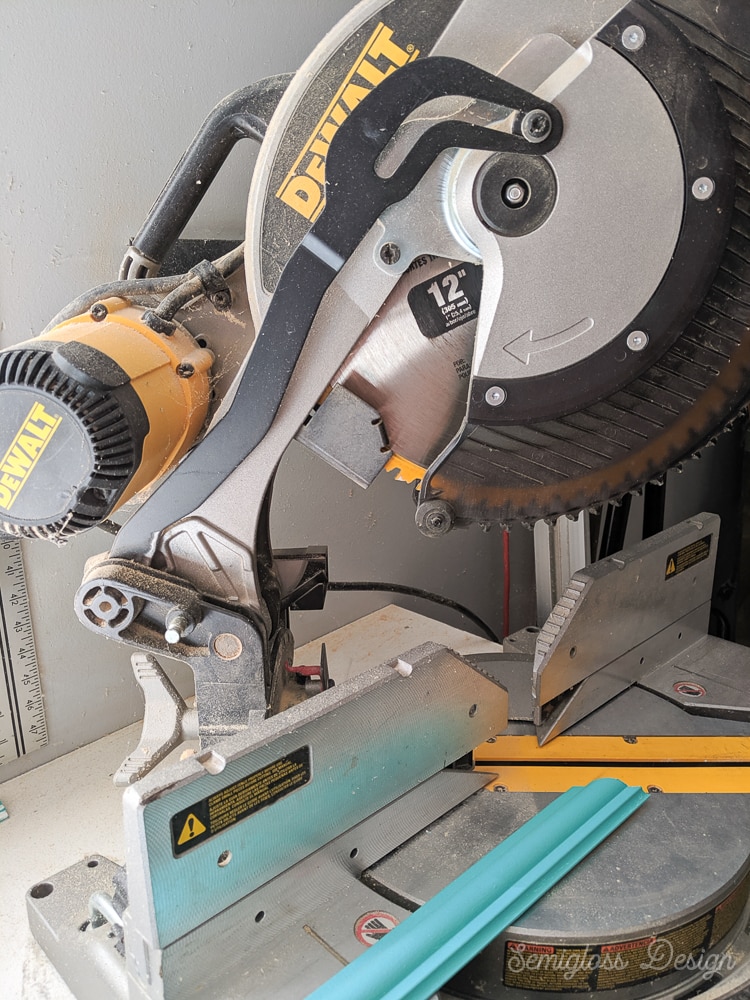 use miter saw to cut trim
