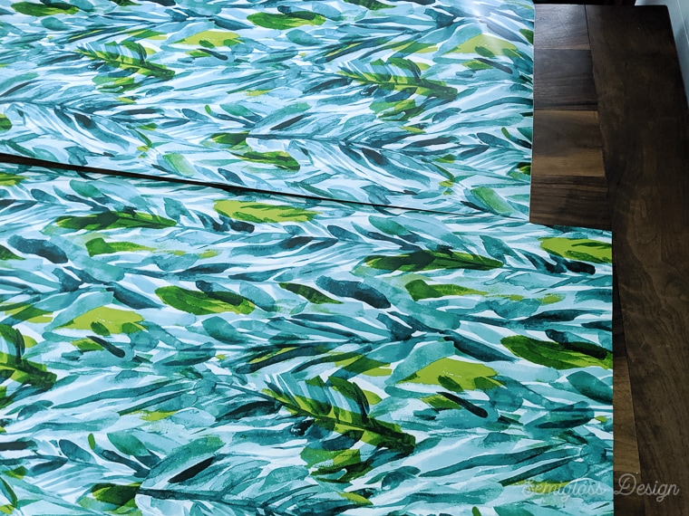 lining up wallpaper panels to the pattern