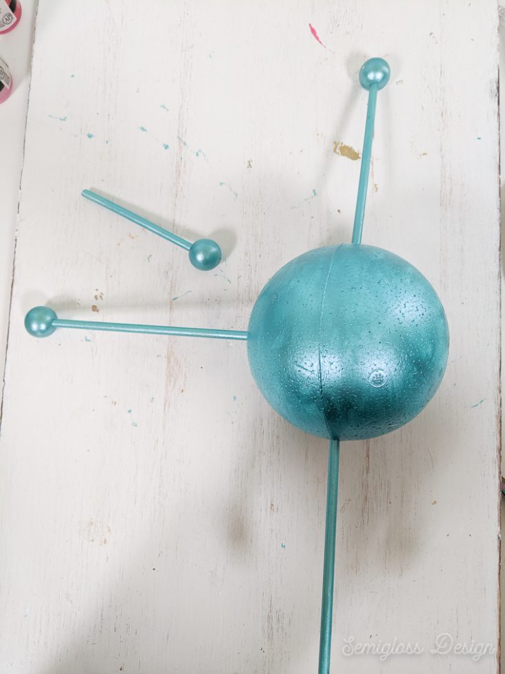 Easy to Make Retro Christmas Tree Topper Semigloss Design