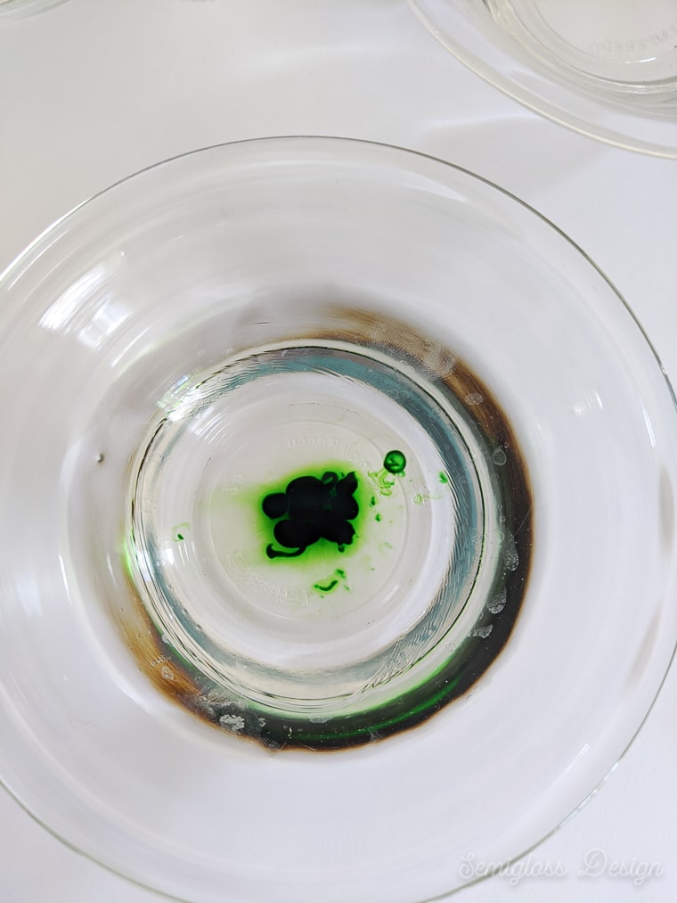food coloring dissolving in water
