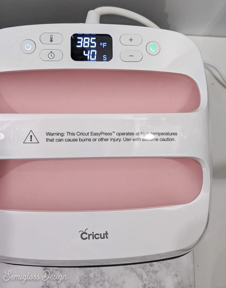 cricut easy press with green start button