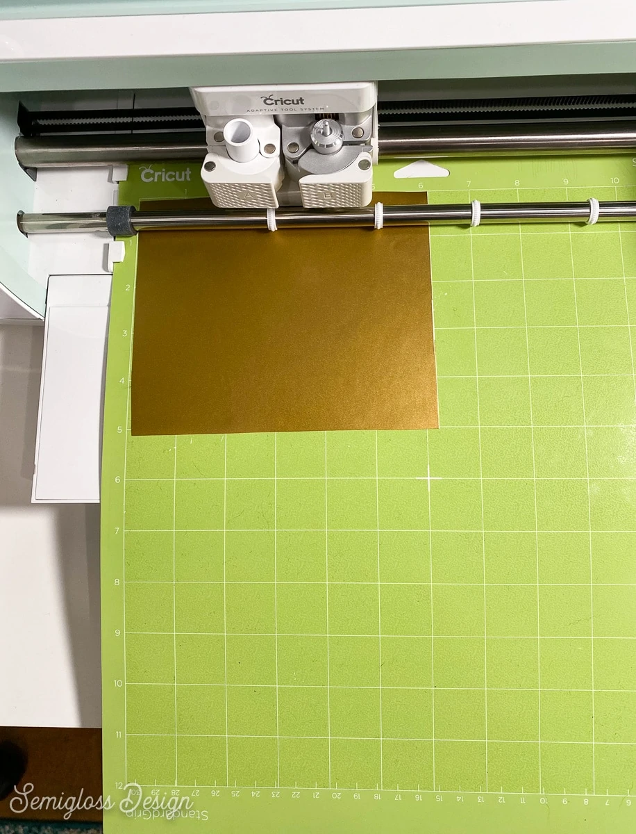 placing mat in cricut maker