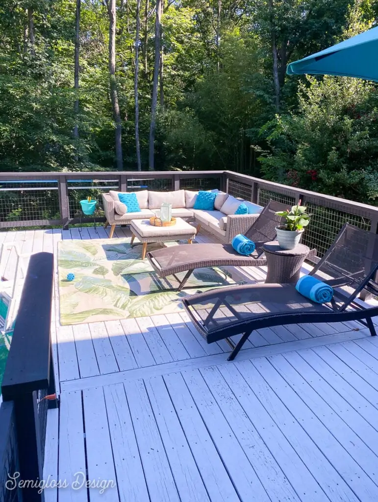 deck  with patio furniture