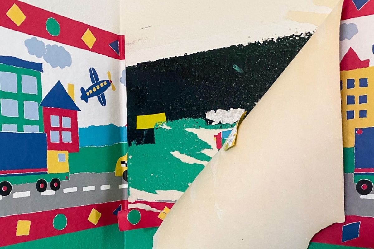 Easy Tips for Removing Wallpaper Borders