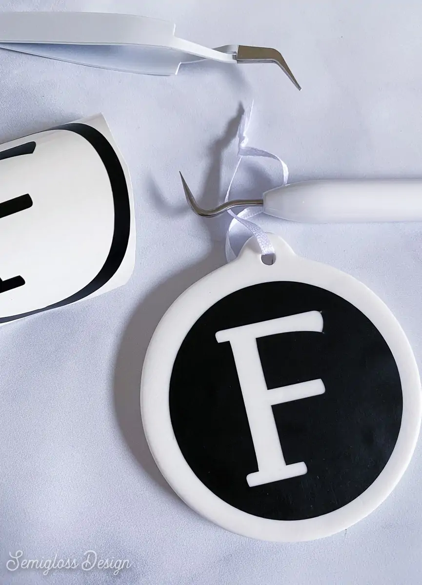 F monogram ornament