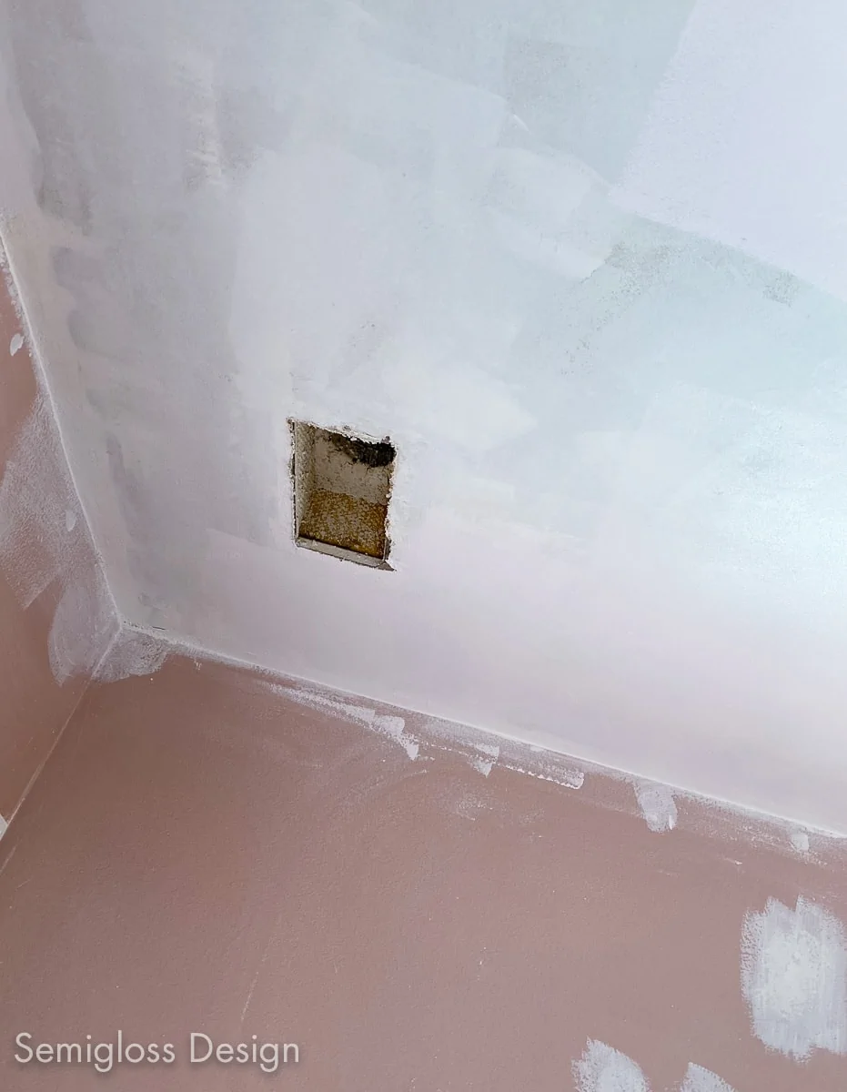 painting ceiling white