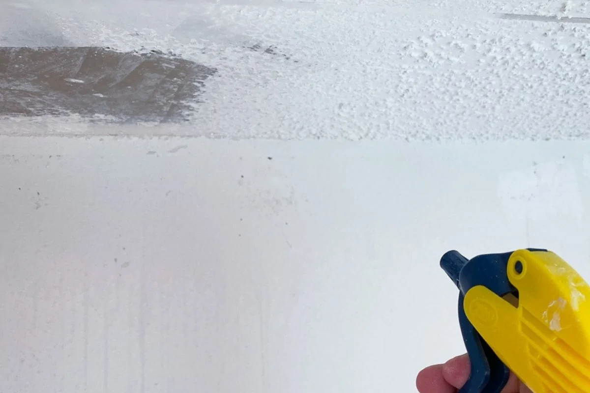 spraying popcorn texture on ceiling