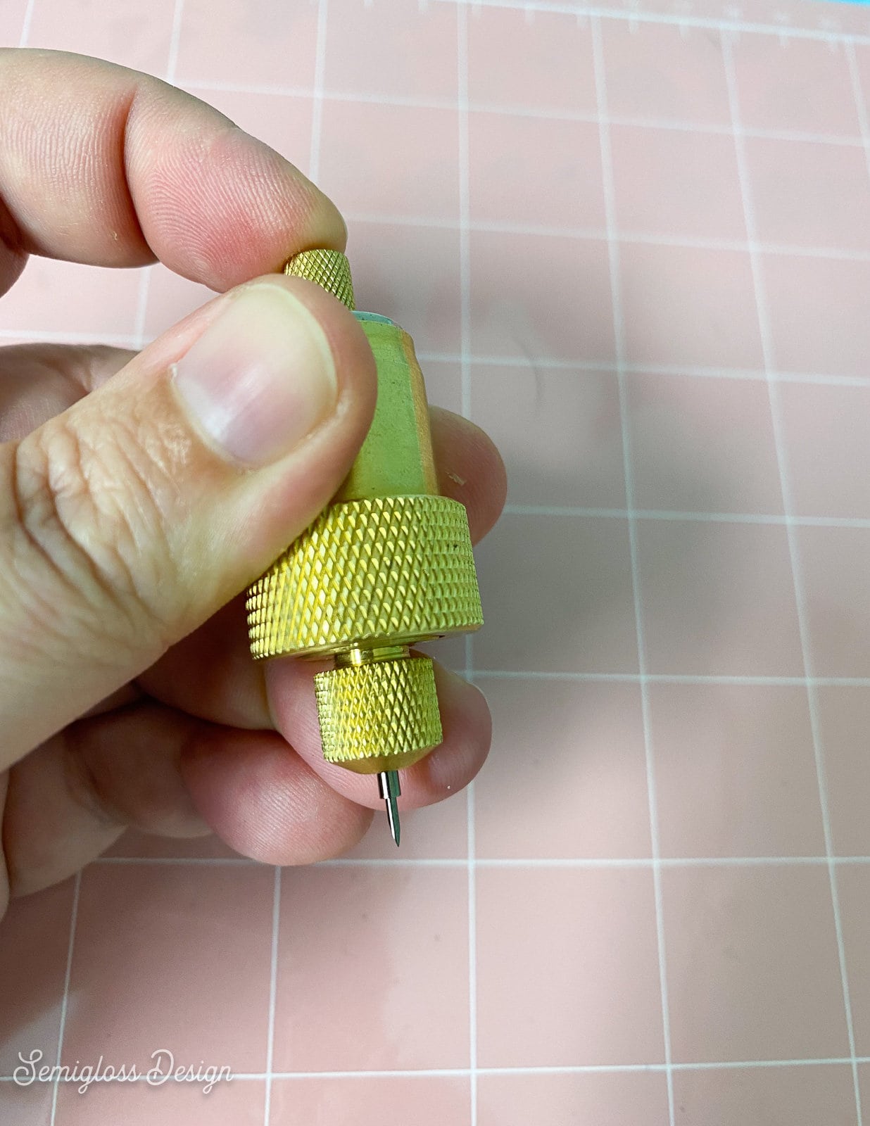 inserting blade into blade housing for xTool M1