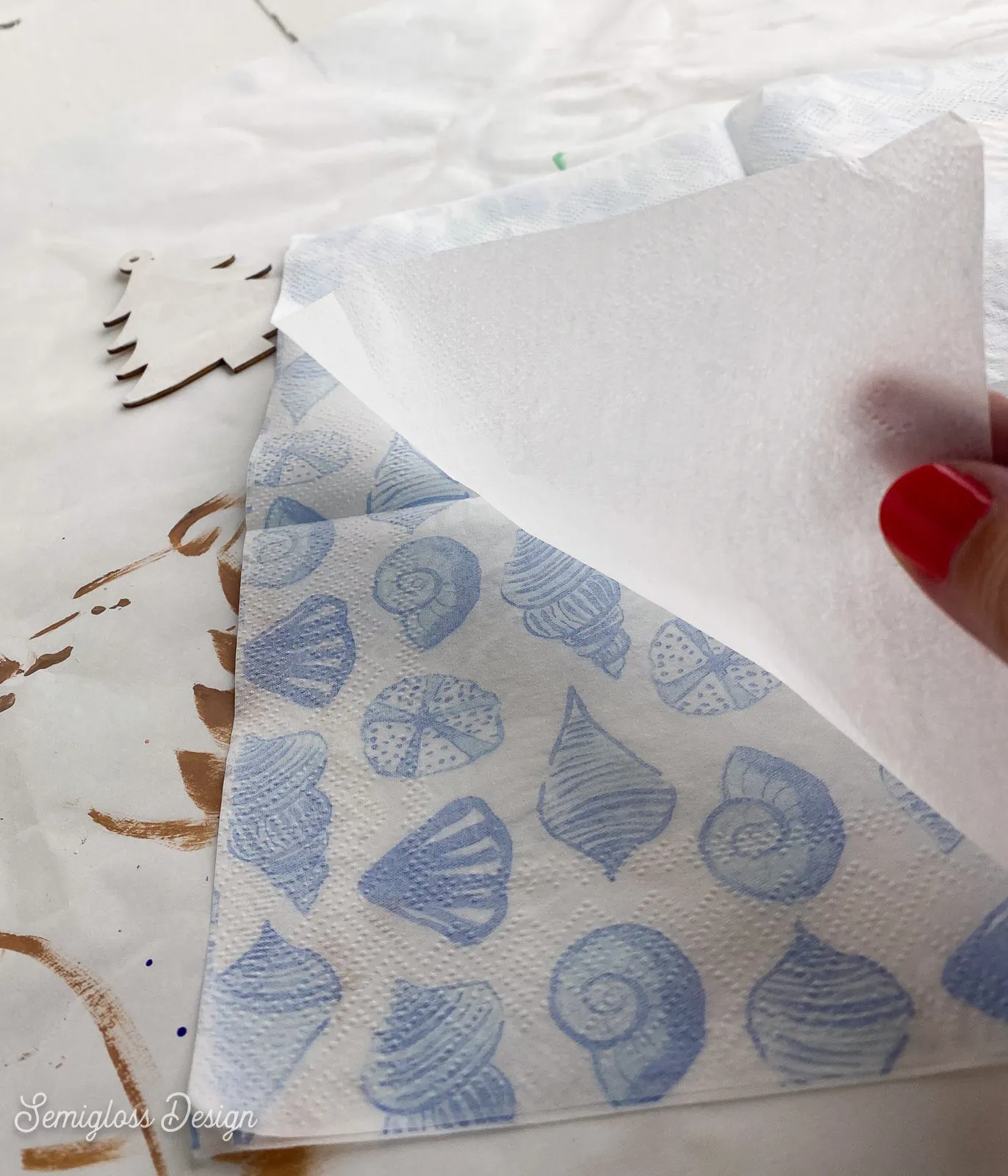 separating napkin layers