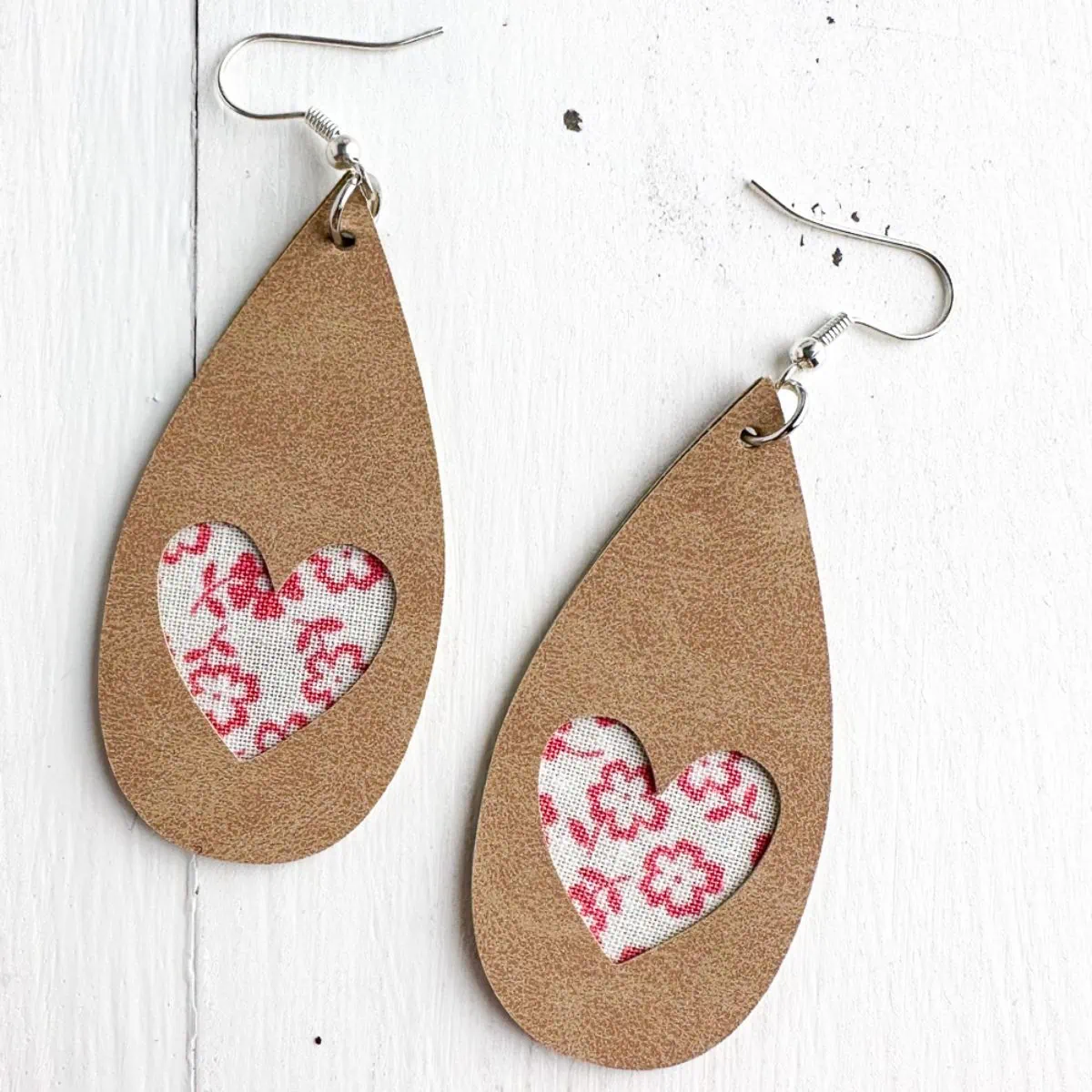 How to Make Peekaboo Leather Earrings with Cricut