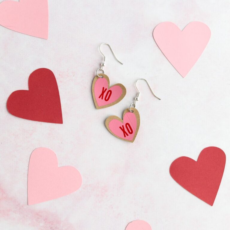 heart earrings that say XO