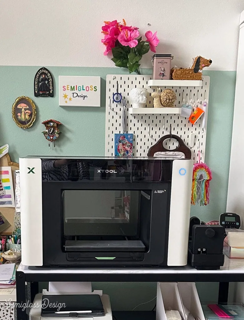 xTool O1 omni printer on craft room