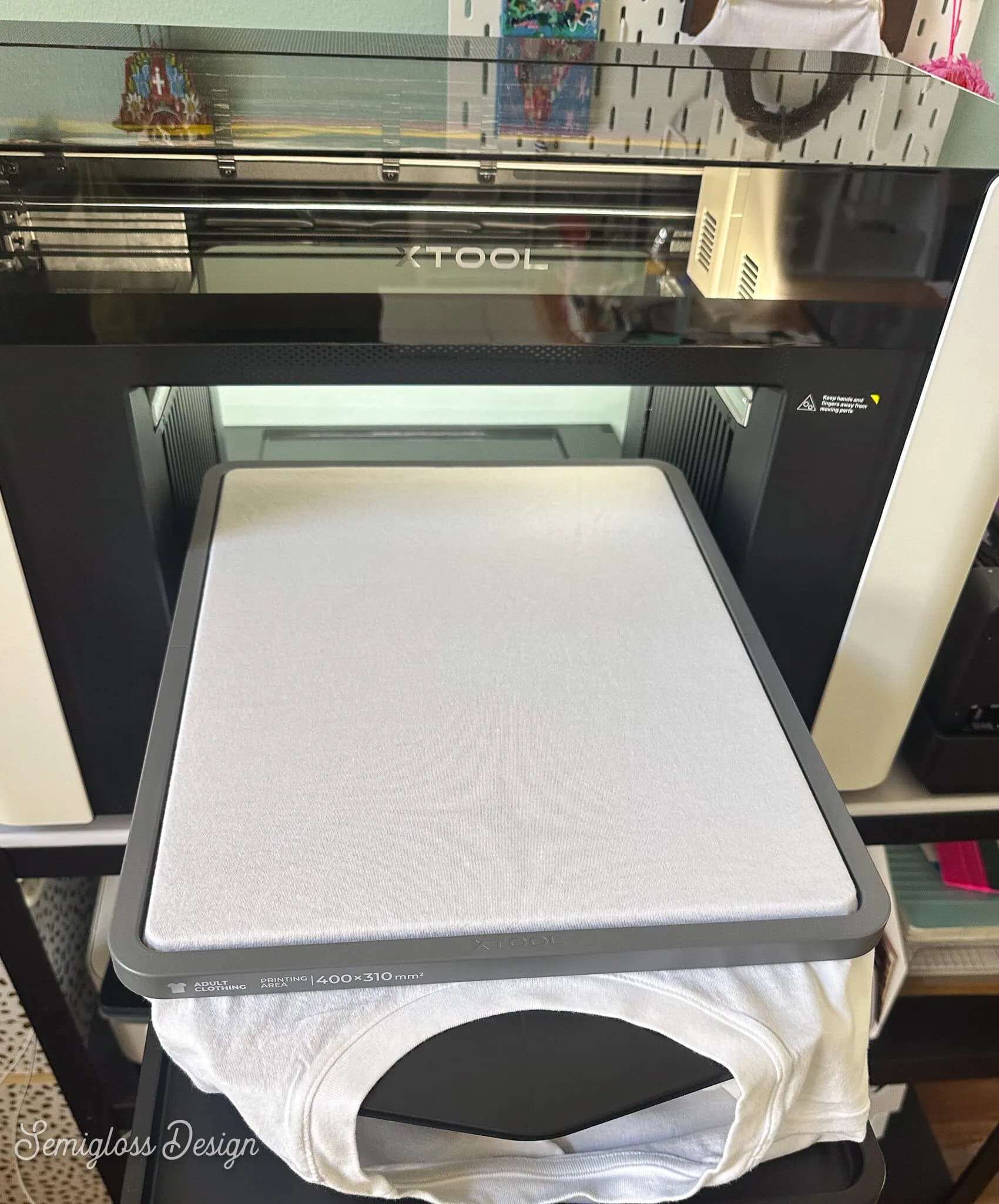 white tshirt in xTool O1 Omni printer